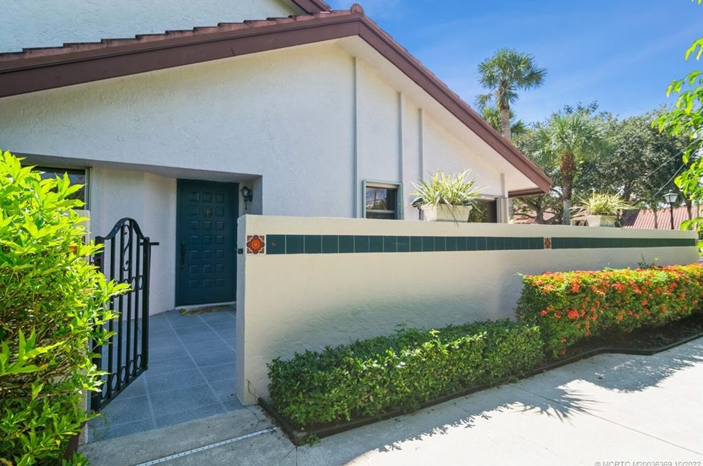 6021 Martinique Dr, Stuart, FL 34997-4715