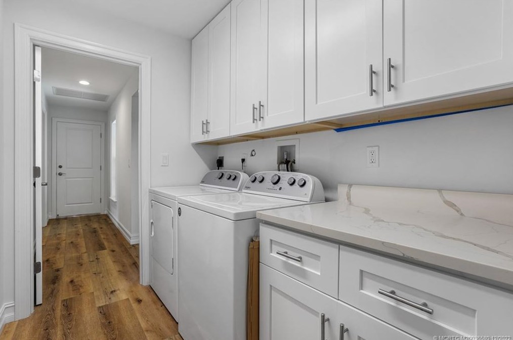 8855 Alabama Pl, Hobe Sound FL  33455-4306 exterior