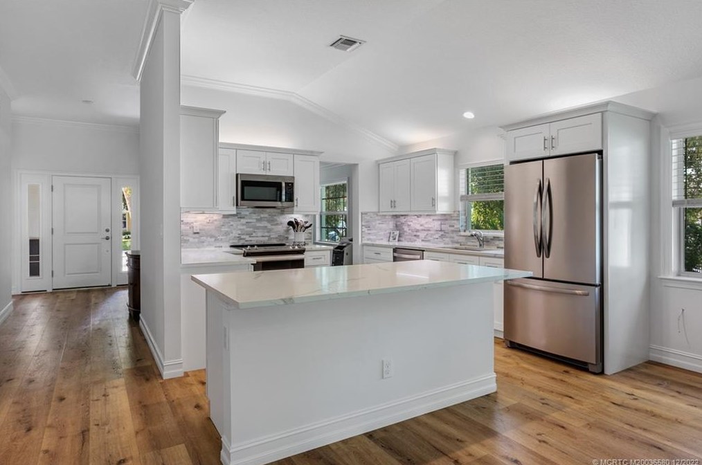 8855 Alabama Pl, Hobe Sound FL  33455-4306 exterior