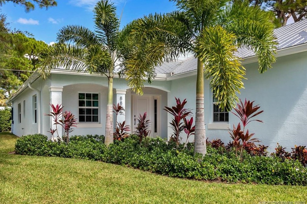 8855 Alabama Pl, Hobe Sound FL  33455-4306 exterior