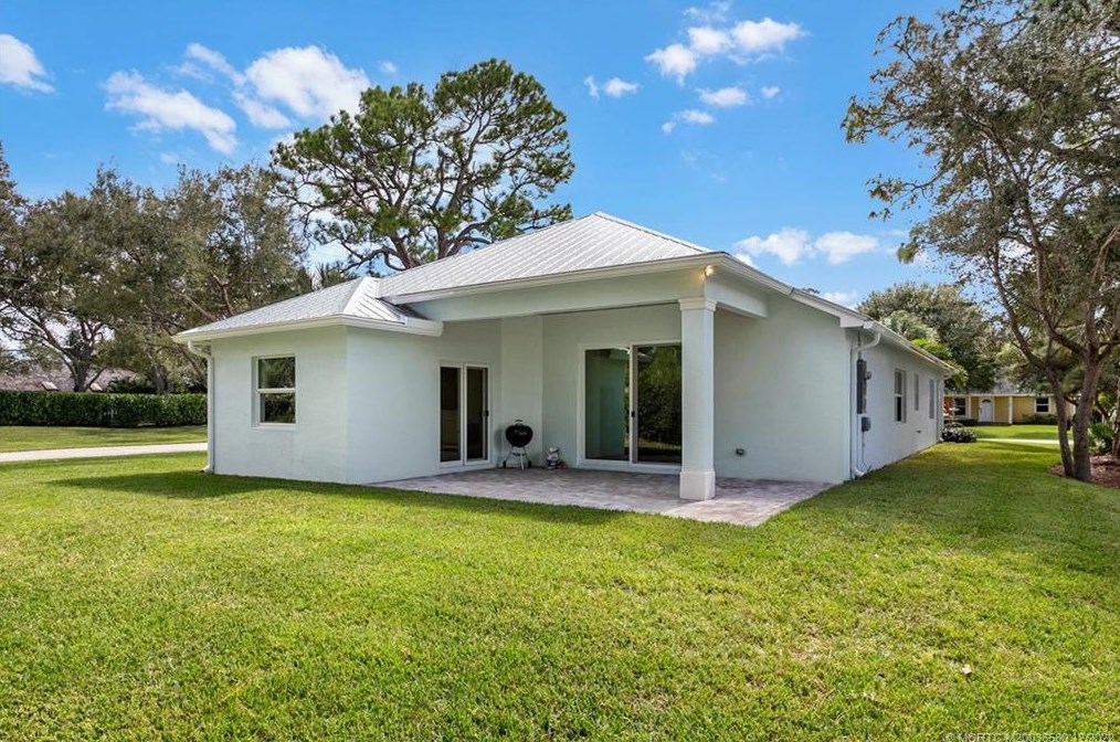 8855 Alabama Pl, Hobe Sound FL  33455-4306 exterior