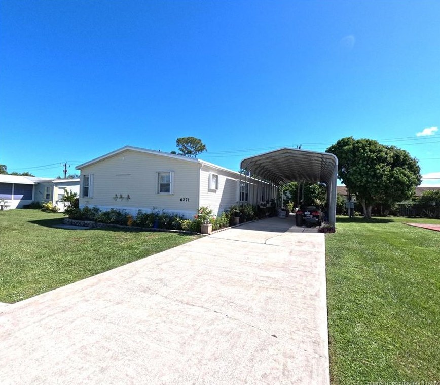 6271 Colonial Dr, Stuart, FL 34997-8253