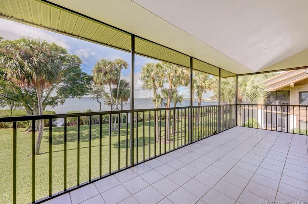 222 Edgewater Dr, Stuart, FL 34996-4406