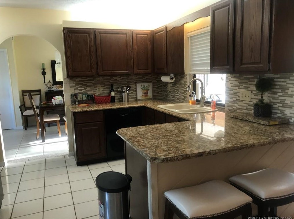 2920 Falmouth Dr, Stuart, FL 34997-5402