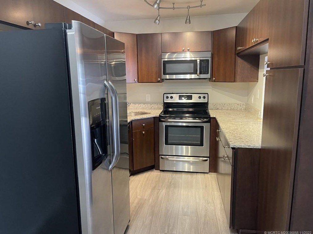 2114 Sw Silver Pine Way #121-f1, Palm City, FL