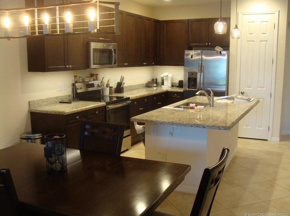 524 Glen Crest Way, Stuart, FL 34997-7254