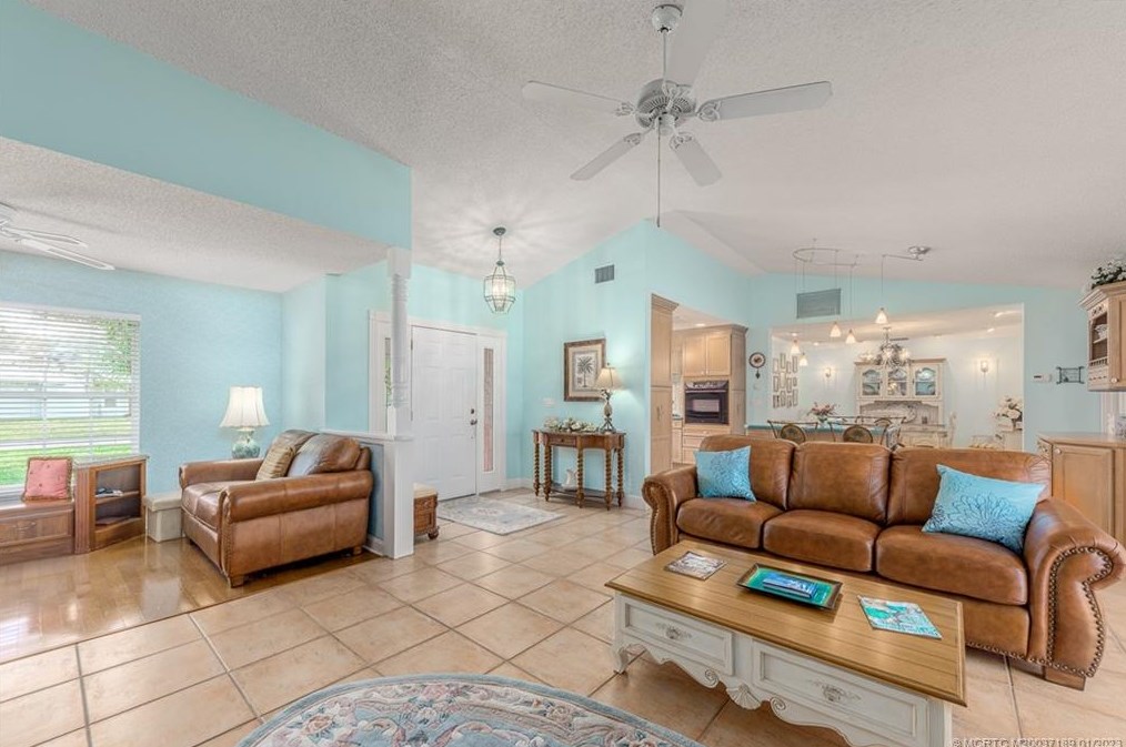 6753 Cinnamon Ct, Stuart, FL 34997-6273