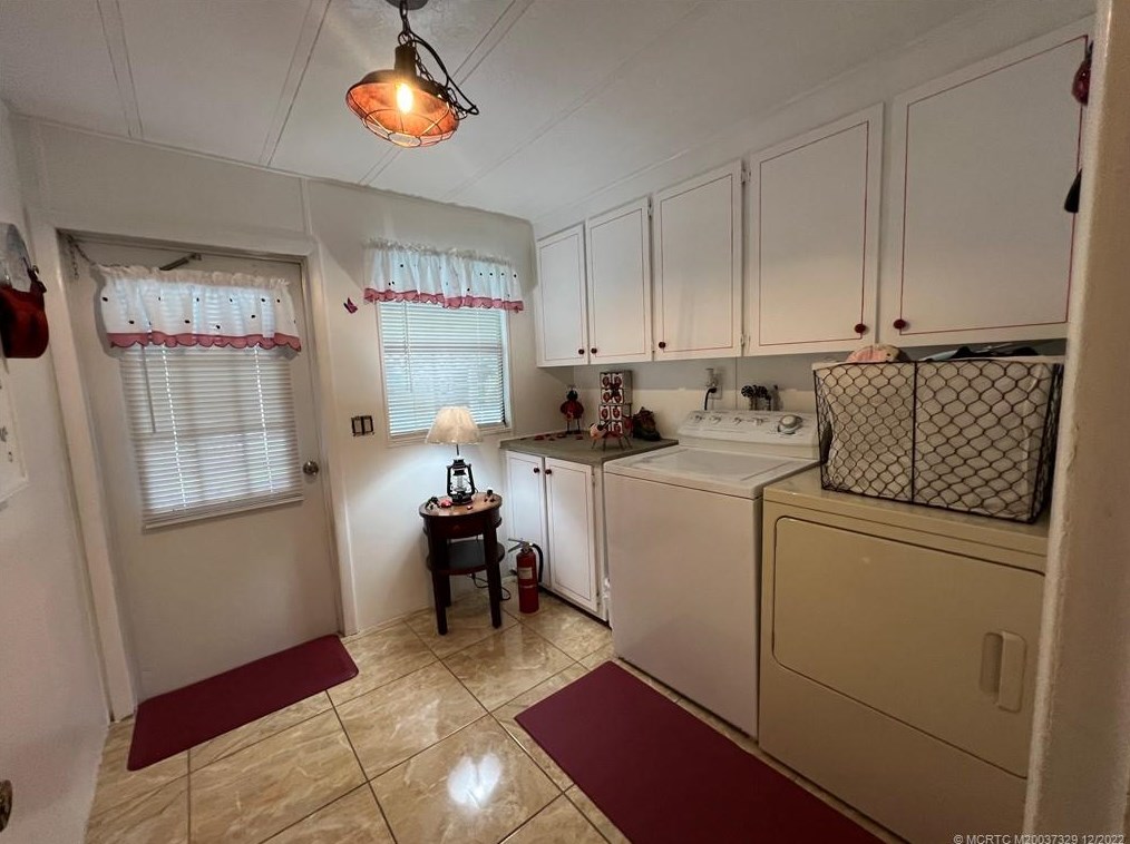 4696 Dogwood Ter, Stuart FL  34997-4107 exterior