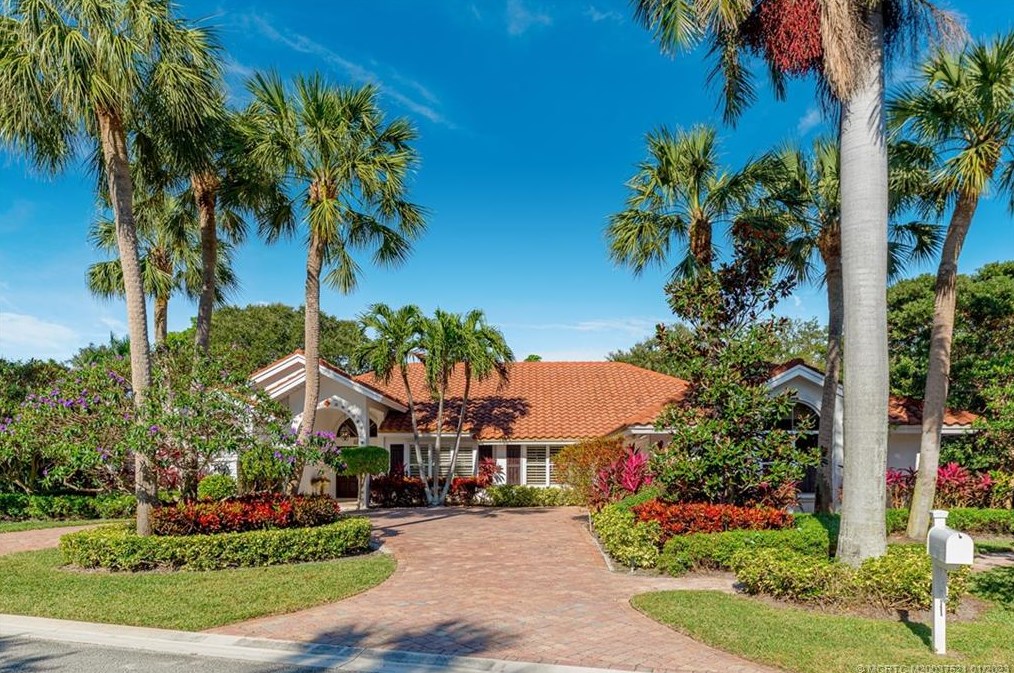 100 Hillcrest Dr, Stuart, FL 34996-6741