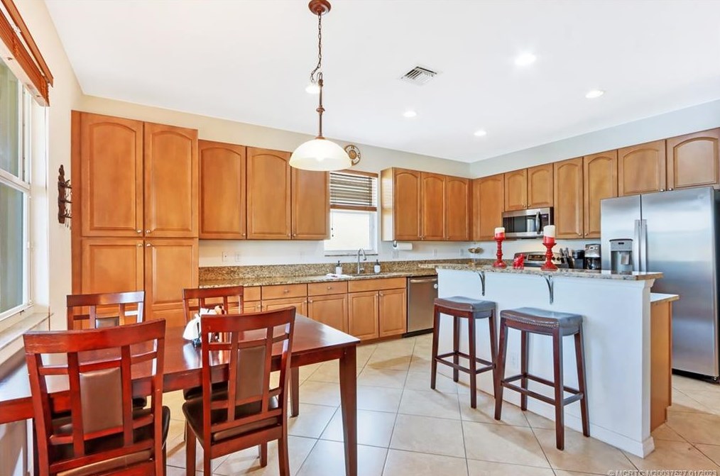 3200 Porpoise Cir, Stuart FL  34997-8916 exterior