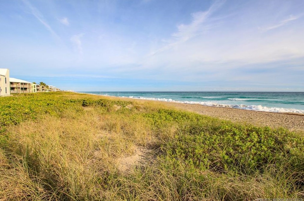 2040 Ocean Blvd, Stuart FL  34994-2937 exterior