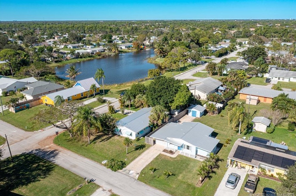 2301 Jackson St, Stuart FL  34997-5849 exterior