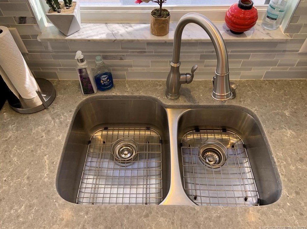 640 Nettles Blvd, Jensen Beach FL  34957-3346 exterior