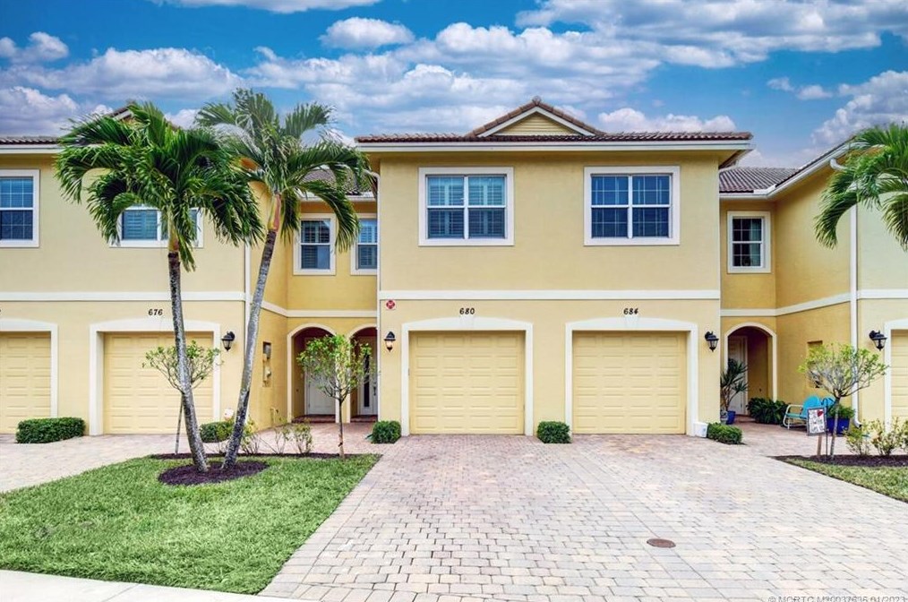 680 Glen Crest Way, Stuart, FL 34997-7257