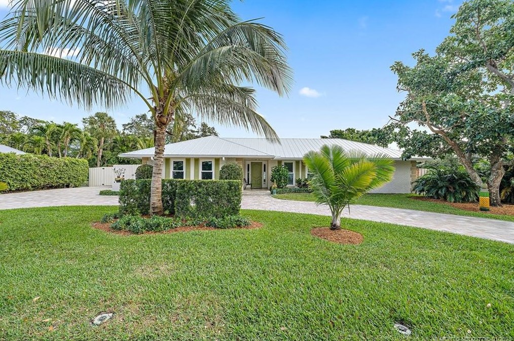 8 River Rd, Stuart, FL 34996-6630