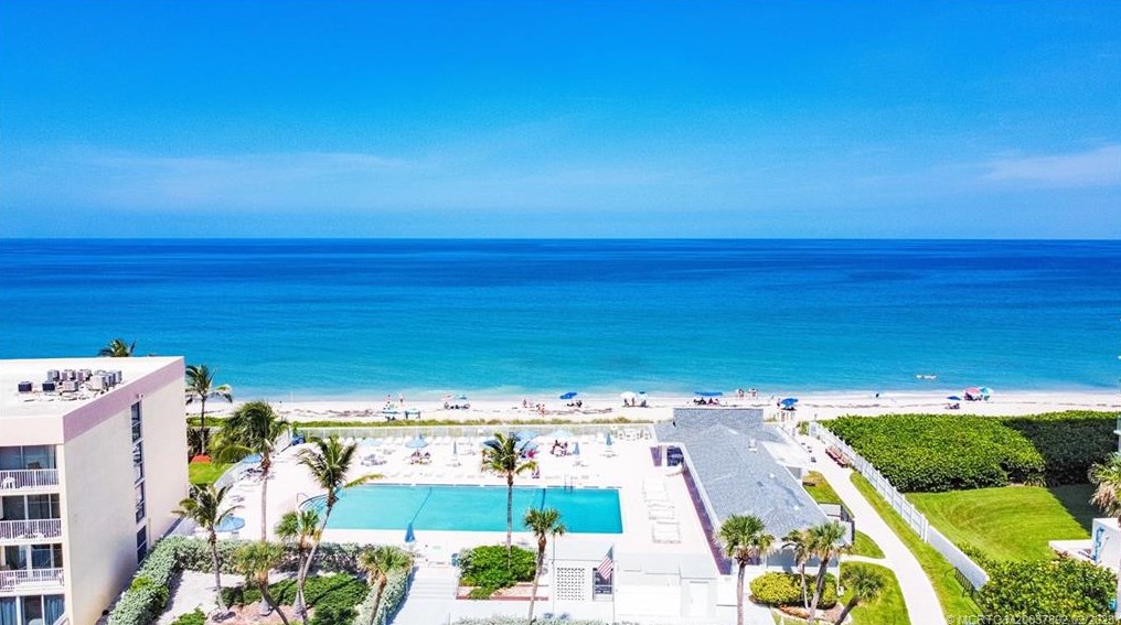 848 Nettles Blvd, Jensen Beach FL  34957-3366 exterior