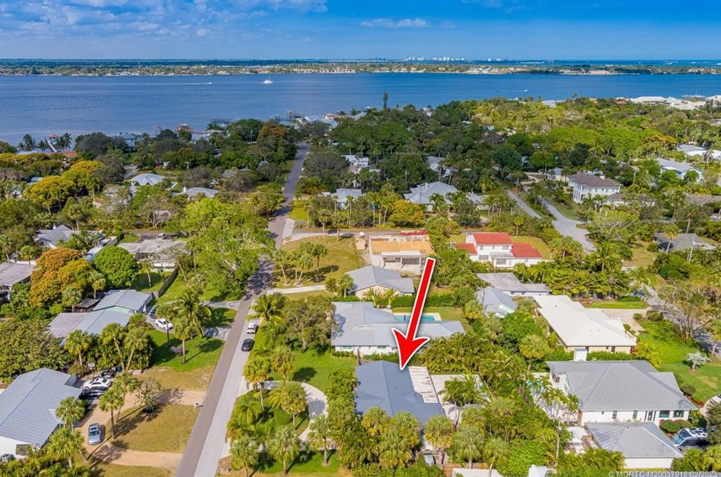 325 Oriole Ave, Stuart, FL 34996-2643