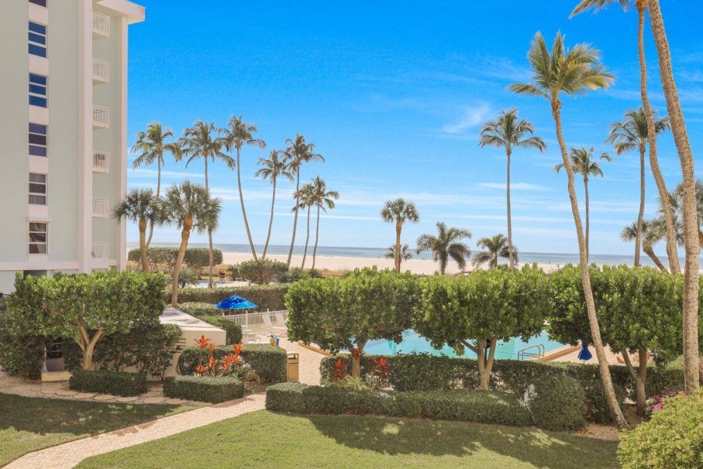 220 Seaview Ct #207, Marco Island, FL 34145
