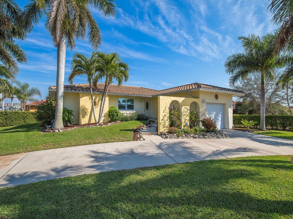 101 Beachcomber St, Marco Island, FL 34145