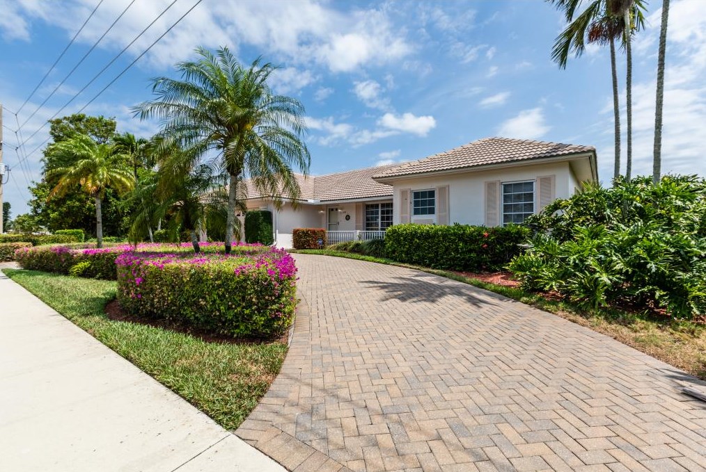 593 N Barfield Dr, Marco Island, FL 34145