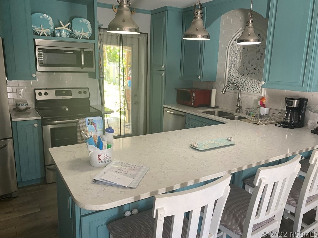 827 E 11th Ave, New Smyrna, FL 32169
