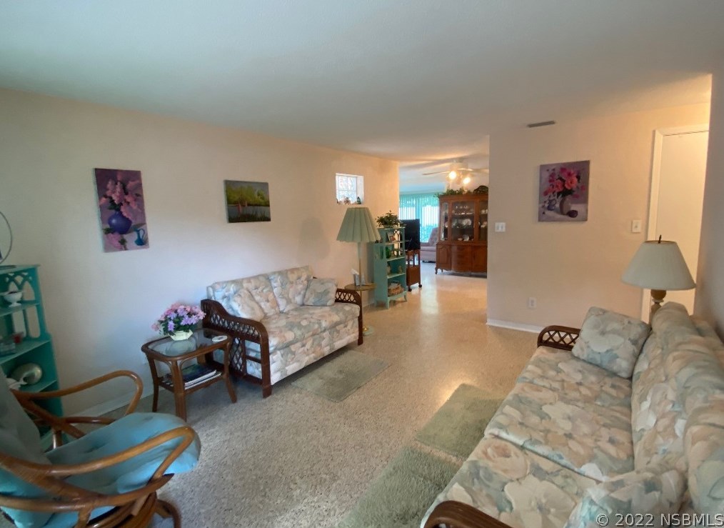 814 E 10th Ave, New Smyrna, FL 32169