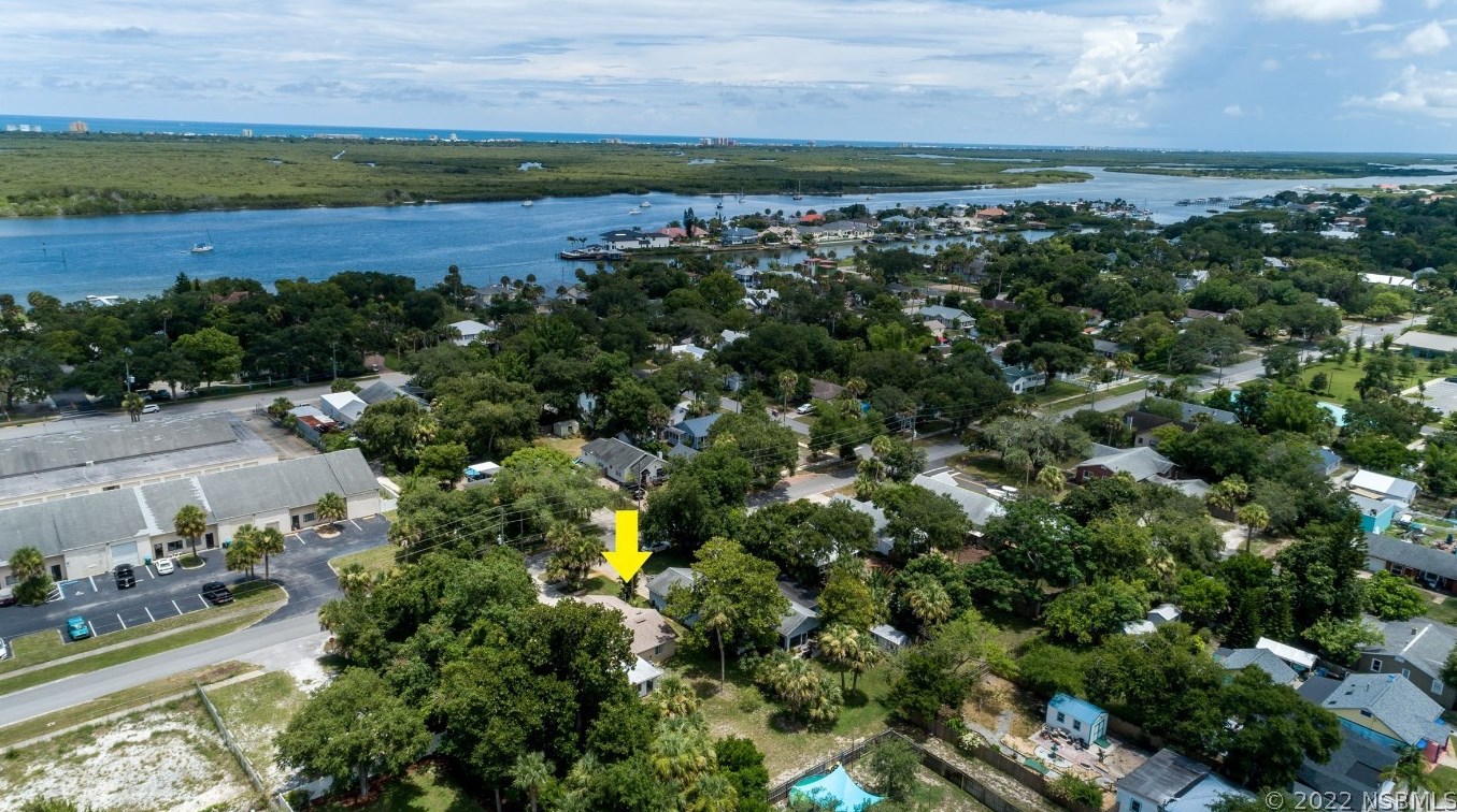 808 Live Oak St, New Smyrna, FL 32168-7413