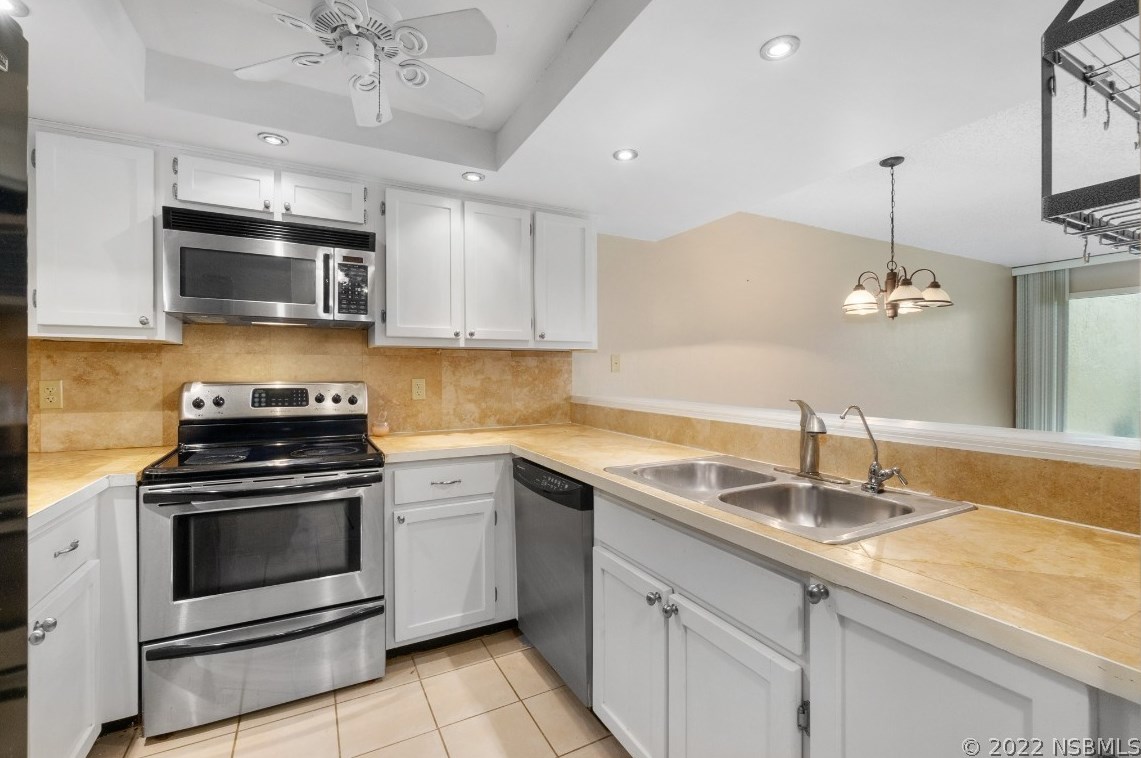 143 Club House Blvd, New Smyrna, FL 32168-7909