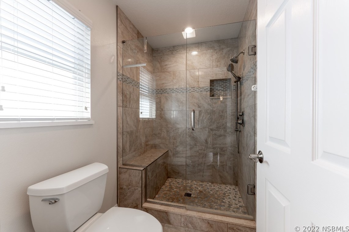 213 Two Oaks Dr, Edgewater FL  32141-3016 exterior