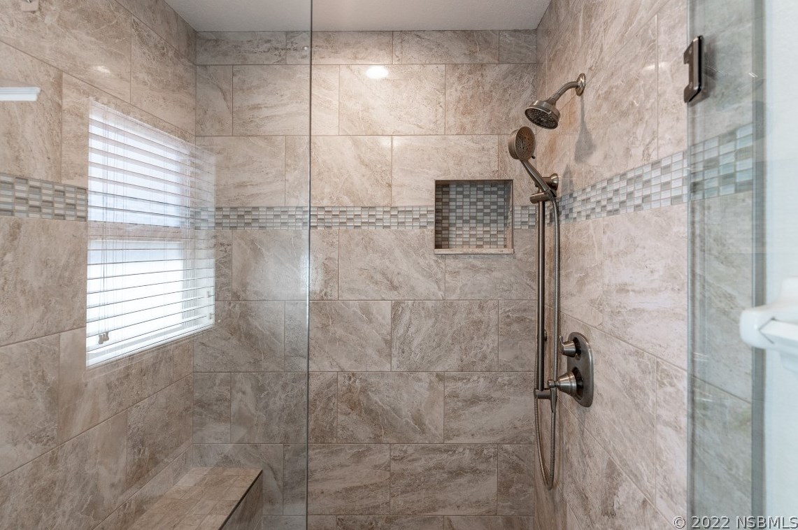 213 Two Oaks Dr, Edgewater FL  32141-3016 exterior