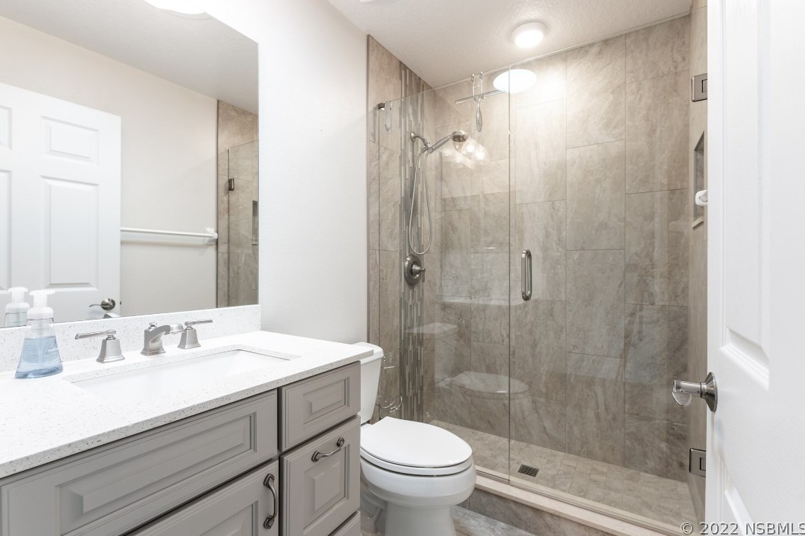 213 Two Oaks Dr, Edgewater FL  32141-3016 exterior