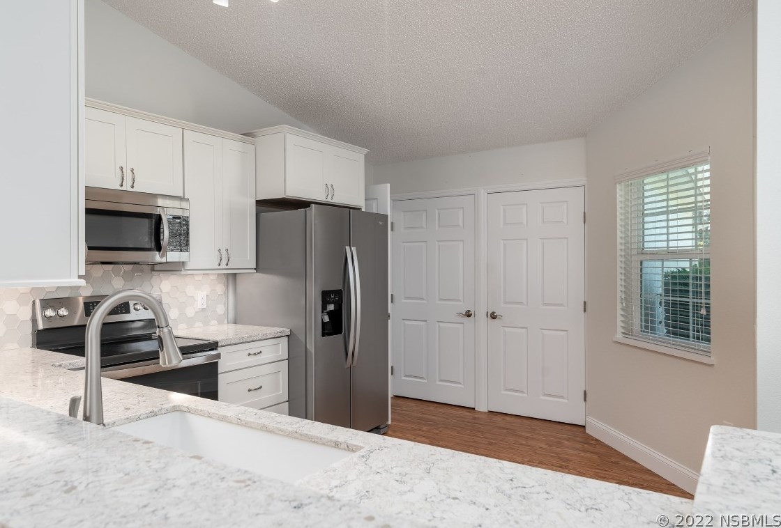 213 Two Oaks Dr, Edgewater FL  32141-3016 exterior