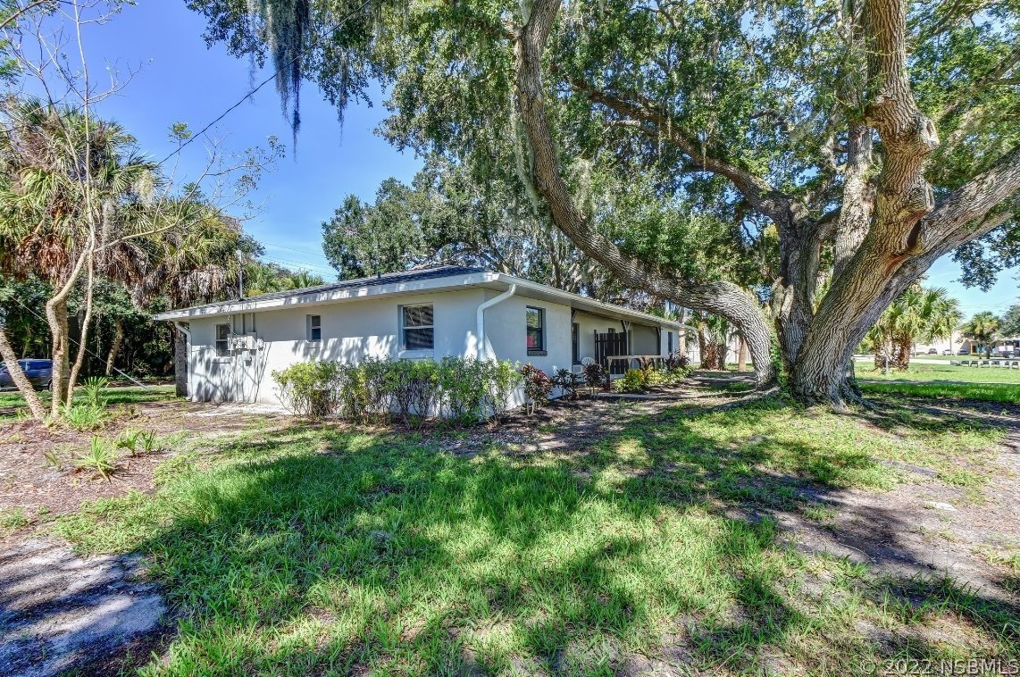 1802 Fern Palm Dr, Edgewater FL 32132-3531 exterior