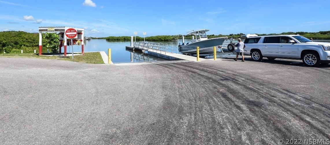 1802 Fern Palm Dr, Edgewater FL 32132-3531 exterior