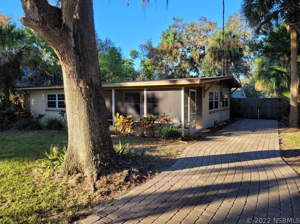 912 Faulkner St, New Smyrna, FL 32168