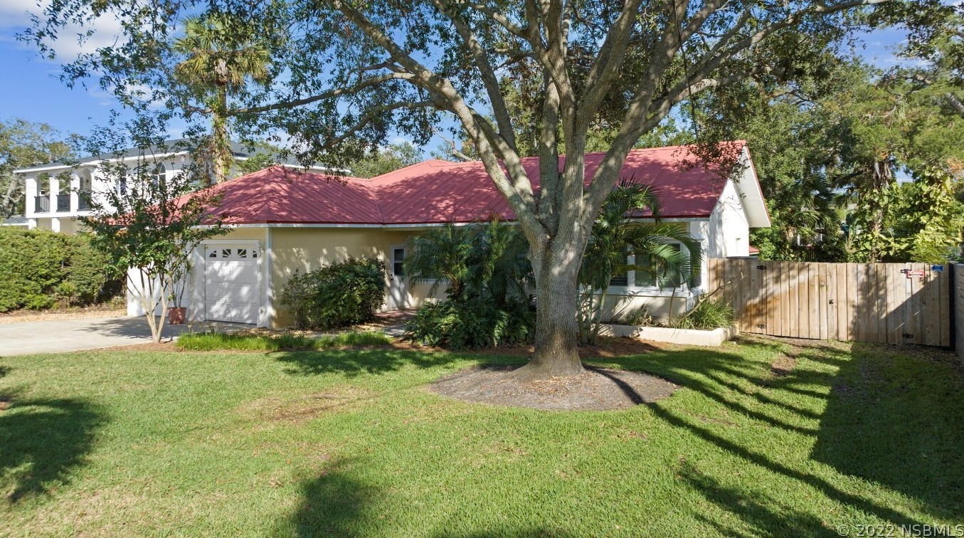 205 Canova Dr, New Smyrna, FL 32169-2615