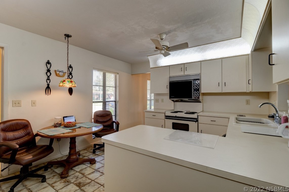 47 Fairway Cir, New Smyrna FL  32168-6342 exterior