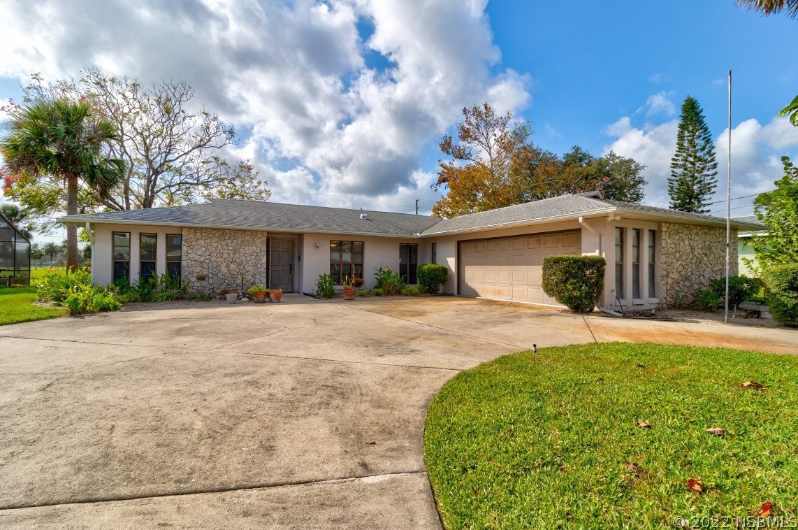 47 Fairway Cir, New Smyrna, FL 32168-6342