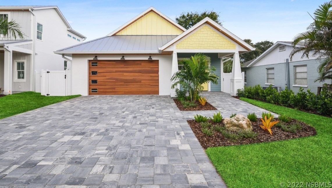 509 Pine St, New Smyrna, FL 32169-2427