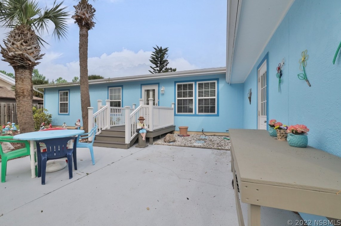 4443 Doris Dr, New Smyrna, FL 32169-4101