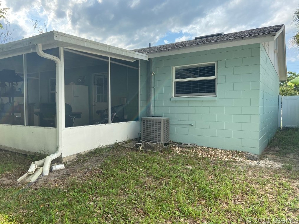 112 Orange Ave, Edgewater FL  32132-2712 exterior