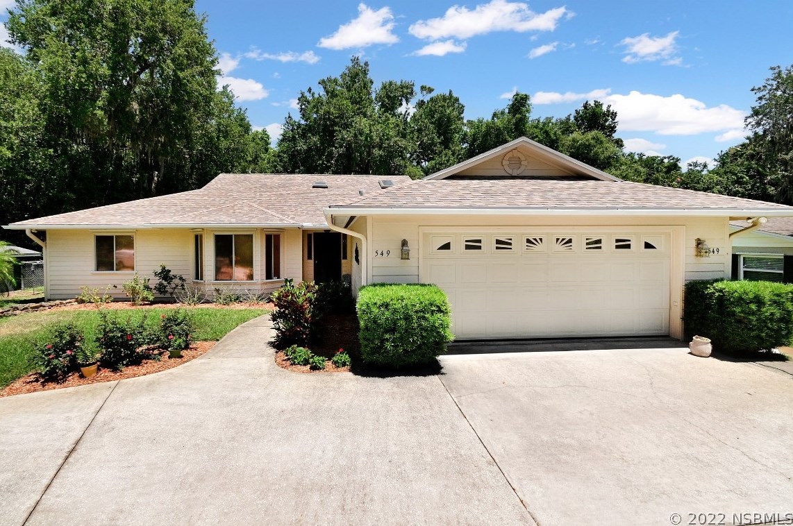 549 Oliver Dr, New Smyrna, FL 32168-8299