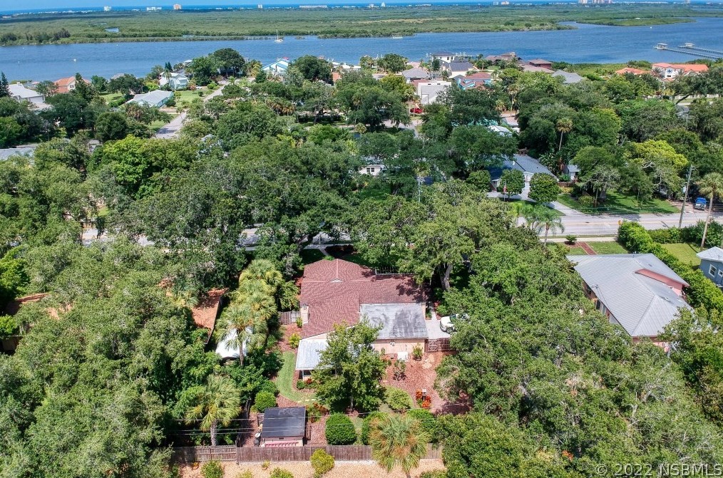 1426 Magnolia St, New Smyrna, FL 32168-7745