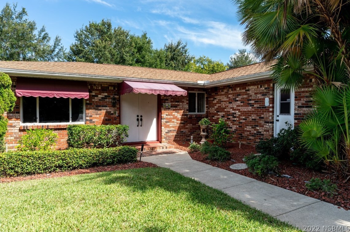 110 Dee St, New Smyrna, FL 32168-6109