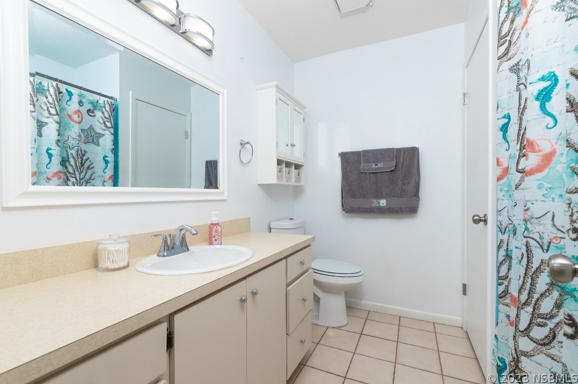 1703 Queen Palm Dr, Edgewater FL  32132-3211 exterior