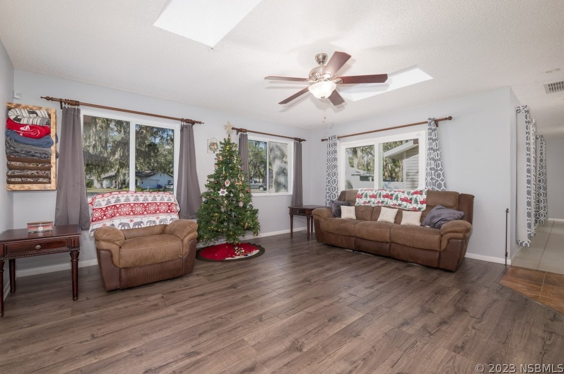 1703 Queen Palm Dr, Edgewater FL  32132-3211 exterior