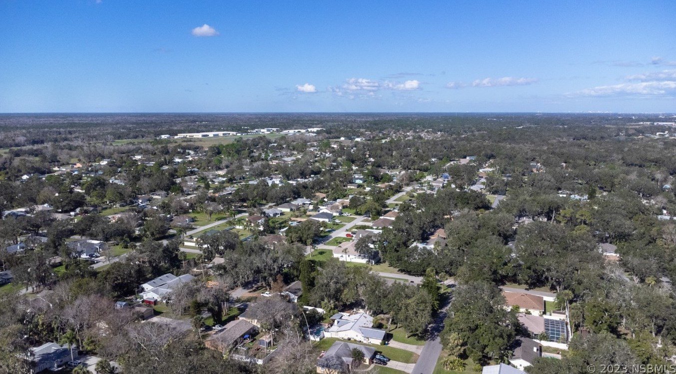1703 Queen Palm Dr, Edgewater FL  32132-3211 exterior