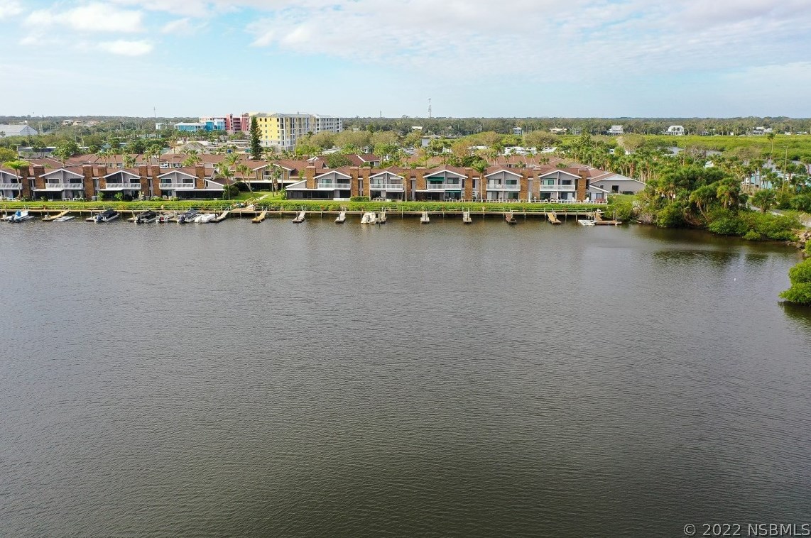 172 Breezeway Ct, New Smyrna, FL 32169-5311