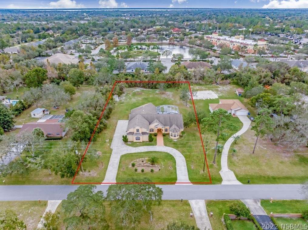 916 Florida Ave, Orange City, FL 32763-8308