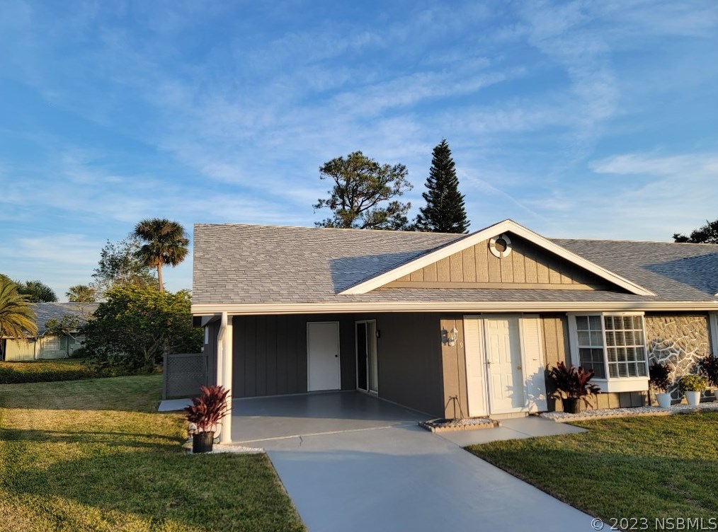 9 Bogey Cir, New Smyrna, FL 32168-6138